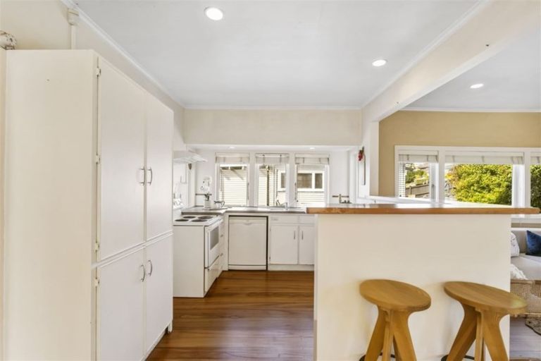 Photo of property in 1/53 Corunna Road, Milford, Auckland, 0620