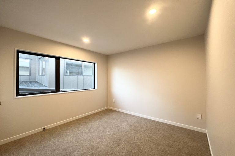 Photo of property in 6 Pohewa Road, Silverdale, 0932