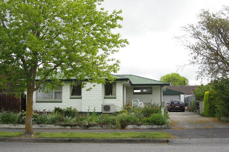 Photo of property in 4 Douglas Street, Rangiora, 7400