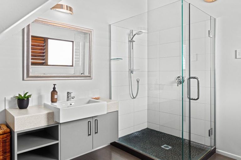 Photo of property in 12 Shamrock Crest, Omaha, 0986