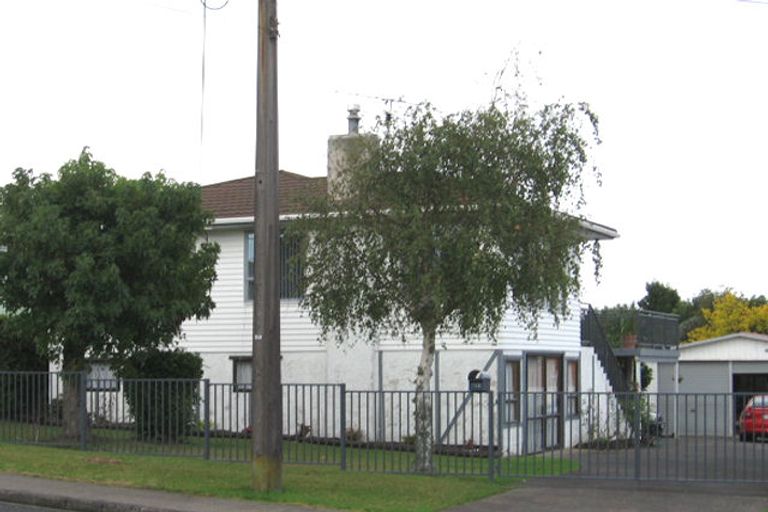 Photo of property in 192 Royal Road, Massey, Auckland, 0614