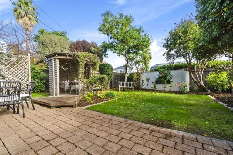 Photo of property in 1/4 Frater Avenue, Milford, Auckland, 0620