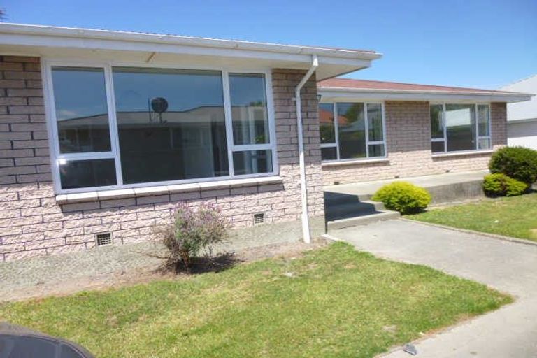 Photo of property in 2/271 Avonhead Road, Avonhead, Christchurch, 8042