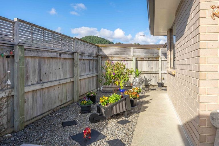 Photo of property in 12 Mcgregor Place, Paraparaumu, 5032