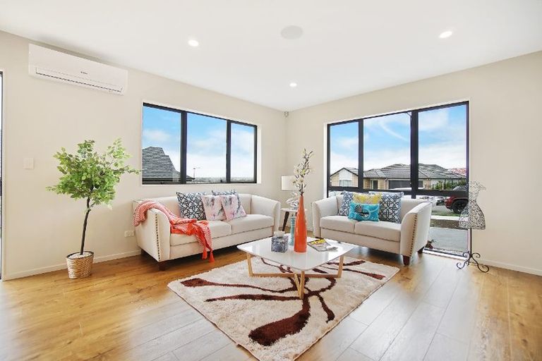 Photo of property in 59 Twin Parks Rise, Papakura, 2110