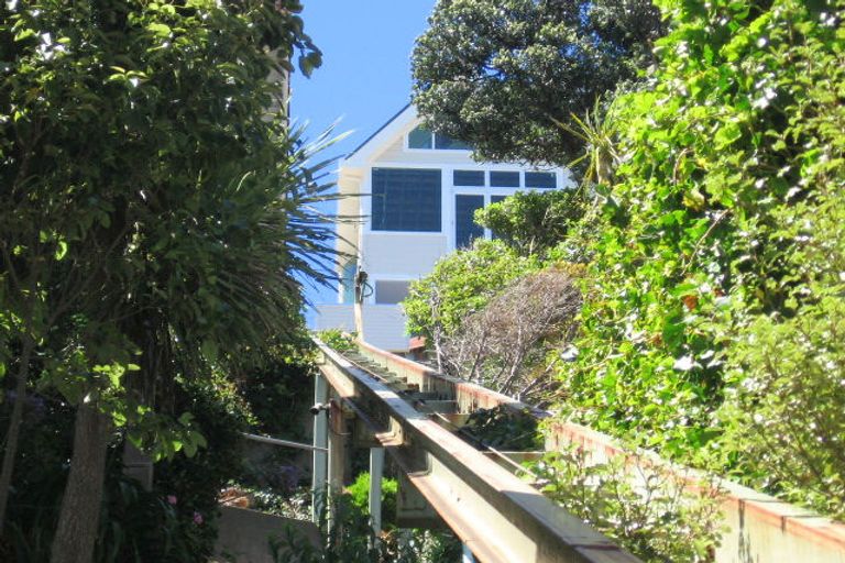Photo of property in 302 Oriental Parade, Oriental Bay, Wellington, 6011