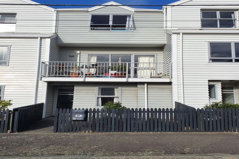 Photo of property in 3e Papawai Terrace, Mount Cook, Wellington, 6021