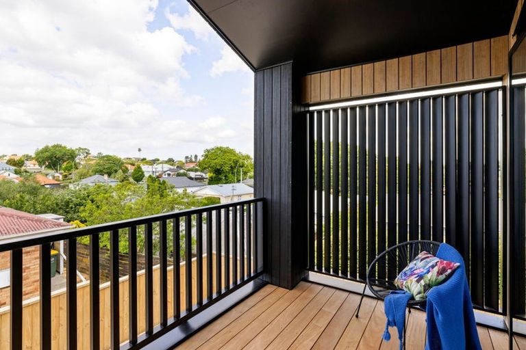 Photo of property in 4/3 Huia Avenue, Forest Lake, Hamilton, 3200
