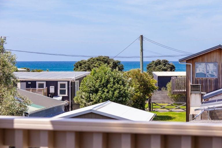 Photo of property in 61 Pinedale Crescent, Riversdale Beach, Masterton, 5872