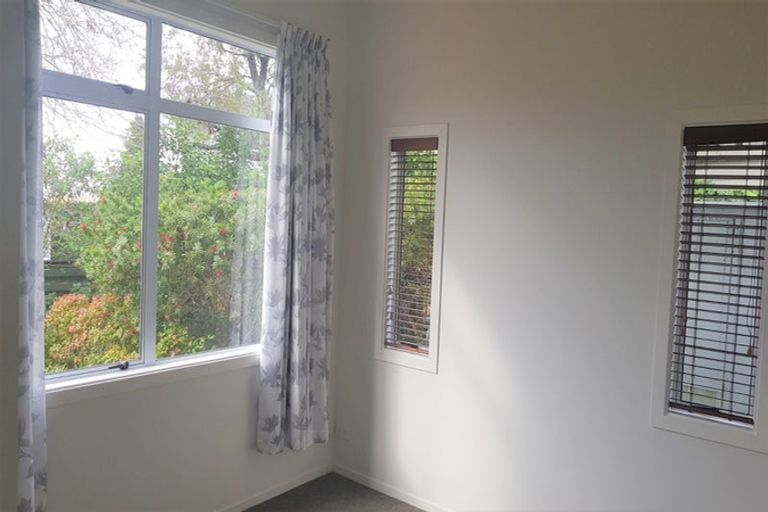 Photo of property in 52 Moore Street, Hillcrest, Auckland, 0627
