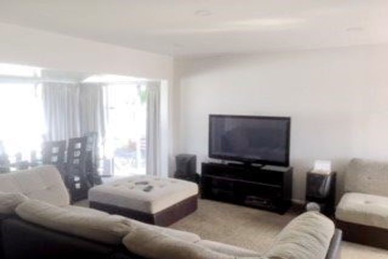Photo of property in 32 Mildmay Road, Henderson, Auckland, 0610