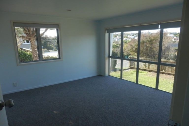 Photo of property in 1/28 Bournemouth Terrace, Murrays Bay, Auckland, 0630