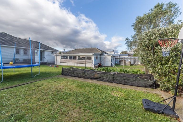 Photo of property in 39 Carlisle Street, Levin, 5510