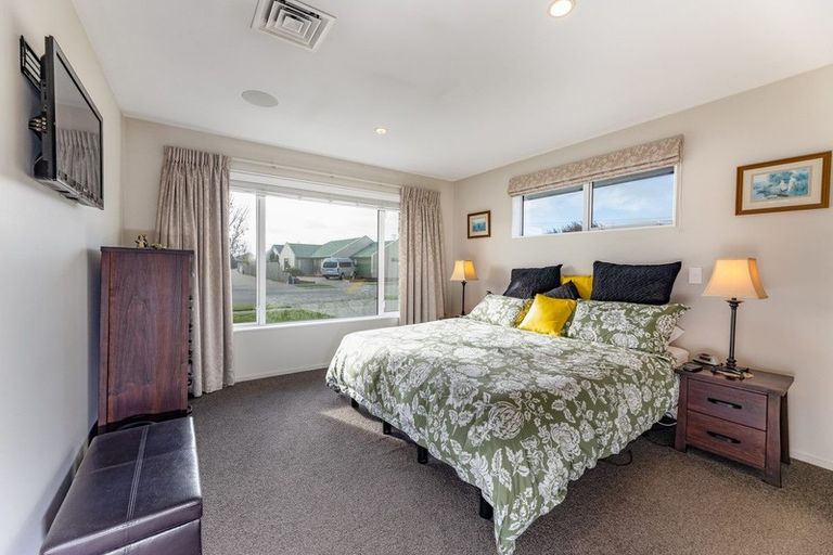Photo of property in 22 Shearwater Drive, Woolston, Christchurch, 8023