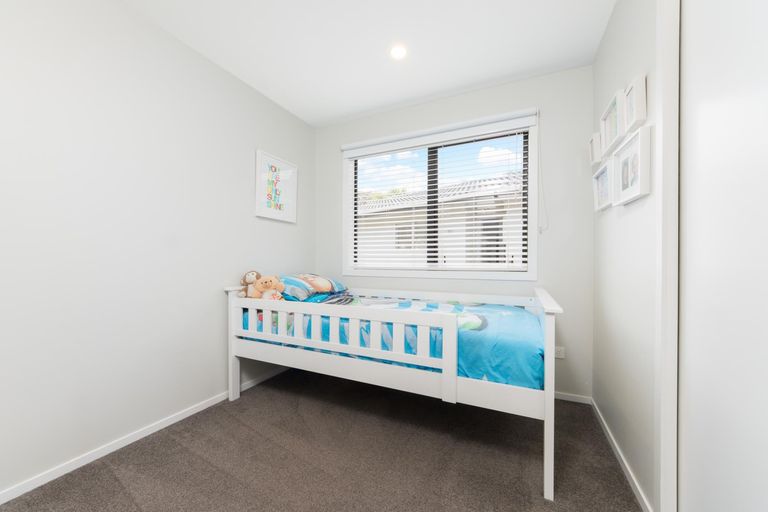 Photo of property in 31 Oreil Avenue, West Harbour, Auckland, 0618
