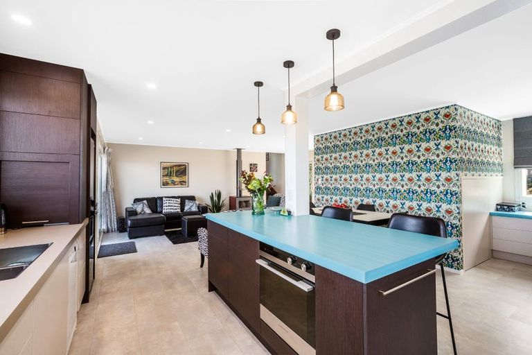 Photo of property in 64a Mana View Road, Paremata, Porirua, 5026