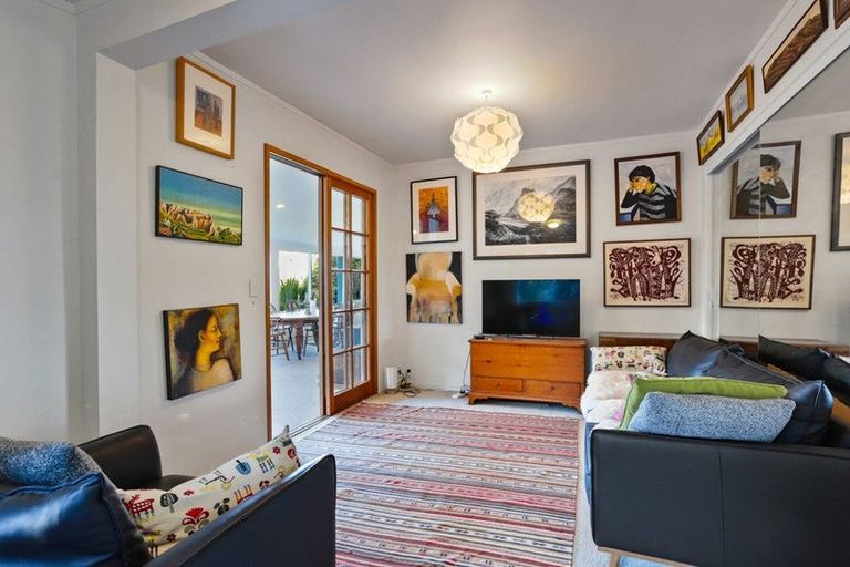 Photo of property in 867 West Coast Road, Oratia, Auckland, 0604