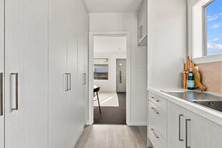 Photo of property in 1/52 North Avon Road, Richmond, Christchurch, 8013