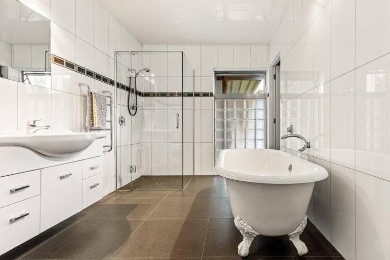 Photo of property in 30 Wiroa Road, Kerikeri, 0293