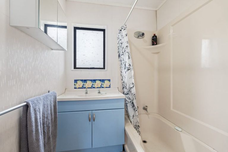 Photo of property in 124 Paramount Parade, Tikipunga, Whangarei, 0112