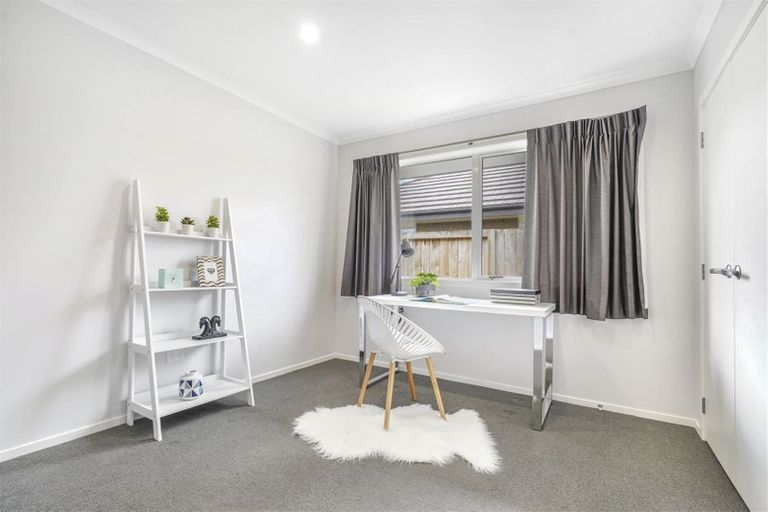 Photo of property in 17 Teatree Close, Huntington, Hamilton, 3210