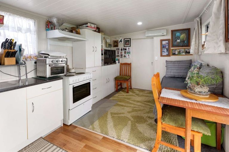 Photo of property in 21a Karaka Street, Merrilands, New Plymouth, 4312