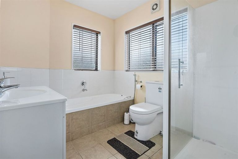 Photo of property in 6 Whitbourne Heights, Manurewa, Auckland, 2105