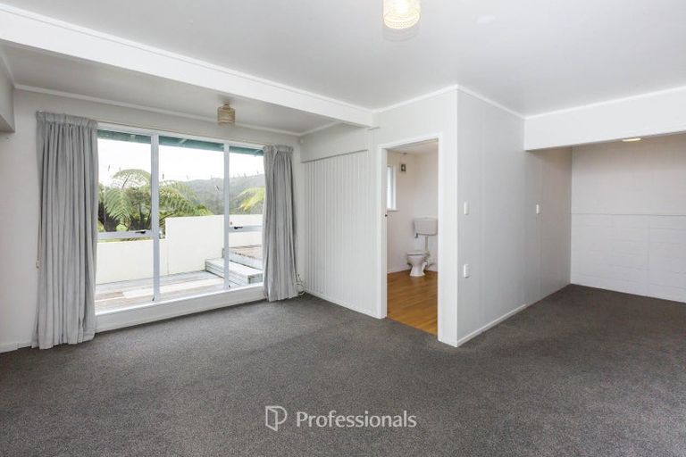 Photo of property in 27 Ngahere Street, Stokes Valley, Lower Hutt, 5019