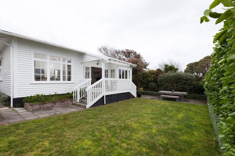 Photo of property in 87 Pendarves Street, New Plymouth, 4310