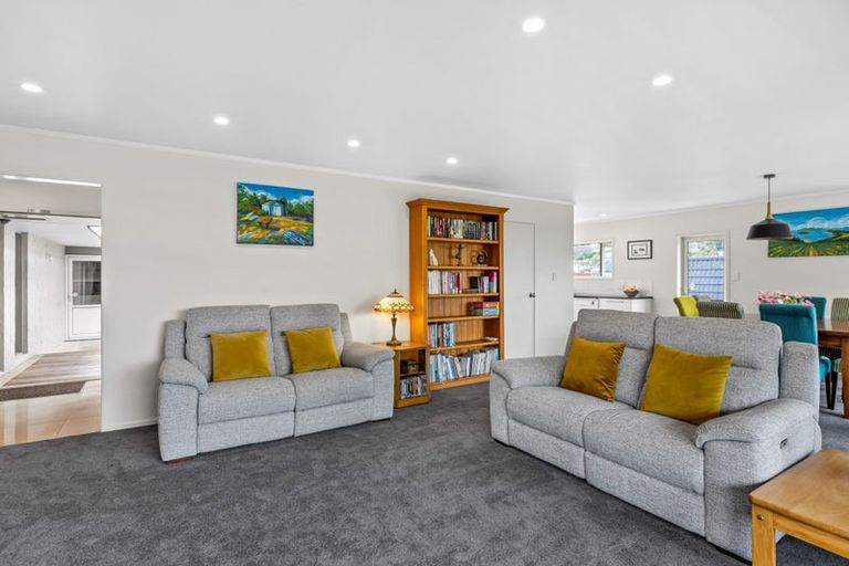 Photo of property in 166 Stapleford Crescent, Browns Bay, Auckland, 0630