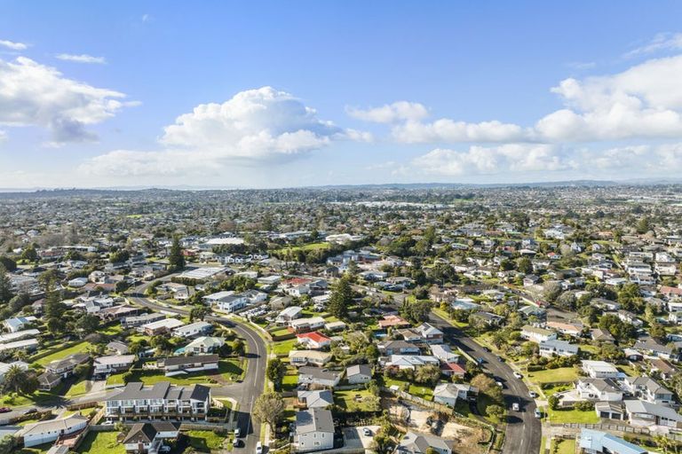 Photo of property in 46 Cardiff Road, Pakuranga, Auckland, 2010