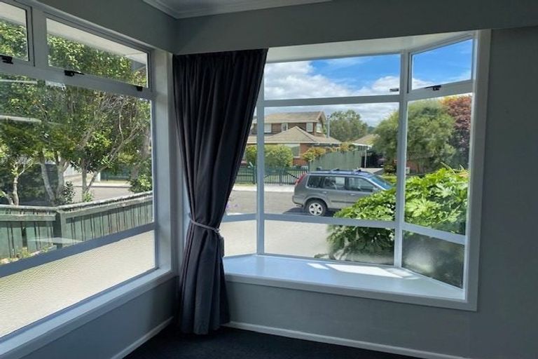 Photo of property in 5 Parera Grove, Heretaunga, Upper Hutt, 5018