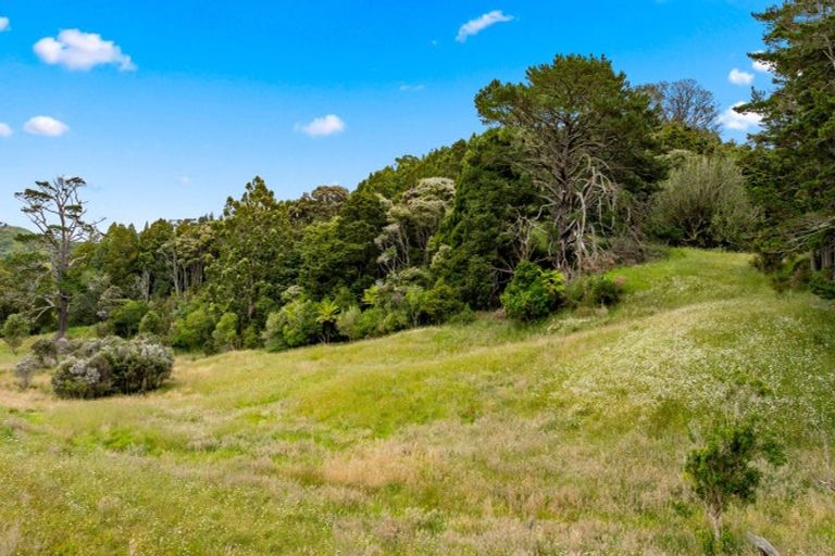 Photo of property in 218 Annandale Road, Kumeu, 0782