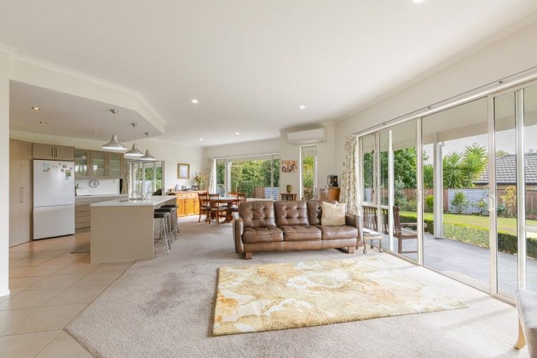 Photo of property in 22 Parkland Drive, Waipawa, 4210