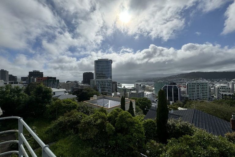 Photo of property in 243 The Terrace, Te Aro, Wellington, 6011