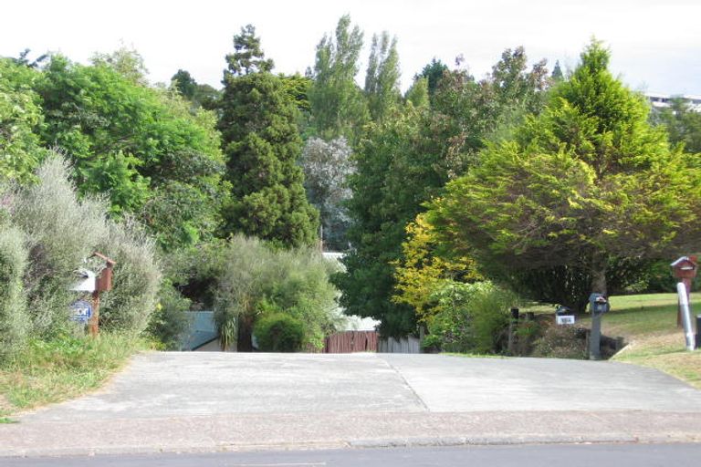 Photo of property in 15a Tallington Crescent, Torbay, Auckland, 0630