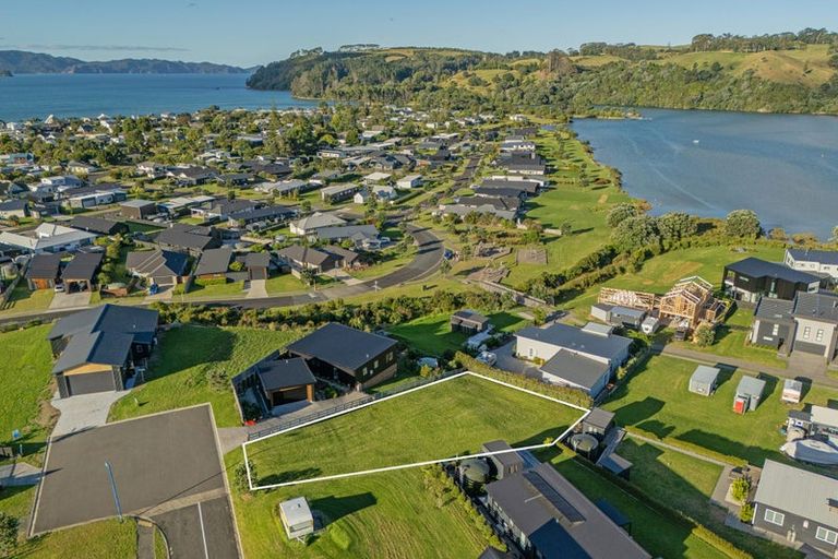 Photo of property in 4 Joyce Harsant Place, Cooks Beach, 3591