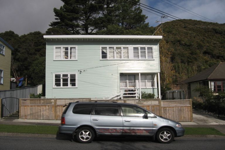 Photo of property in 22 Hay Street, Naenae, Lower Hutt, 5011