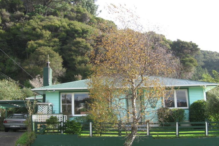Photo of property in 10 August Street, Stokes Valley, Lower Hutt, 5019