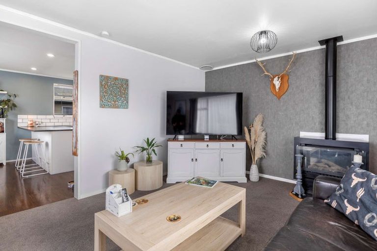 Photo of property in 6 Hobbs Place, Westbrook, Palmerston North, 4412