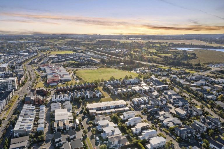 Photo of property in 32 Meteor Road, Hobsonville, Auckland, 0616