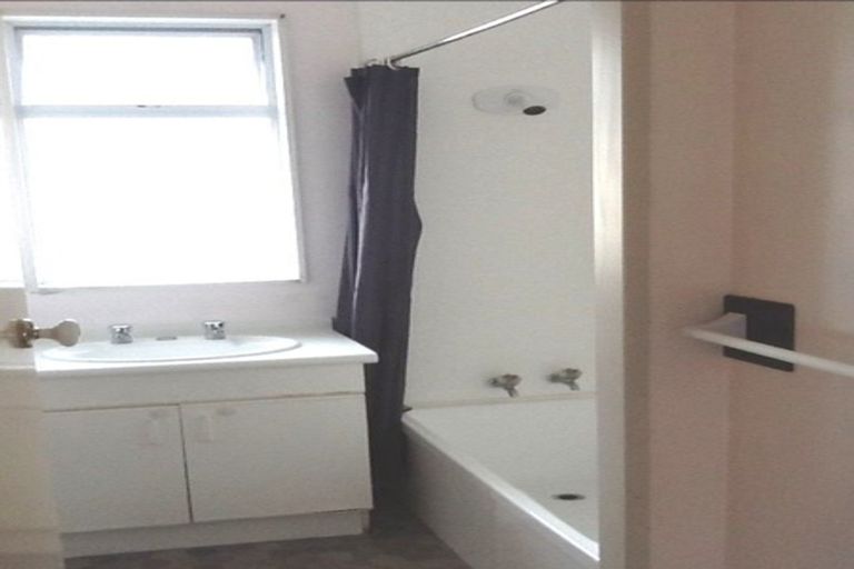 Photo of property in 54 Shamrock Street, Takaro, Palmerston North, 4412