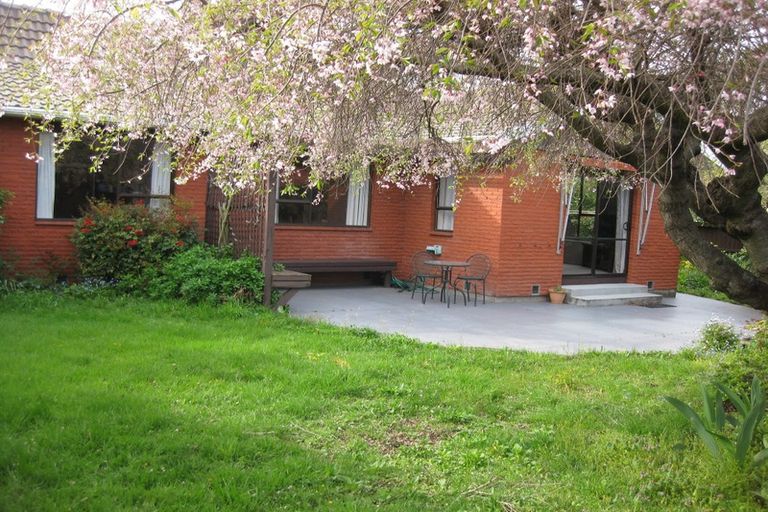 Photo of property in 1/16b Montclare Avenue, Ilam, Christchurch, 8041