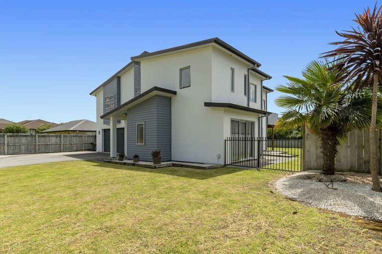 Photo of property in 12 Haden Place, Omokoroa, 3114