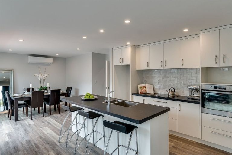 Photo of property in 60 Eriksen Road, Te Awa, Napier, 4110