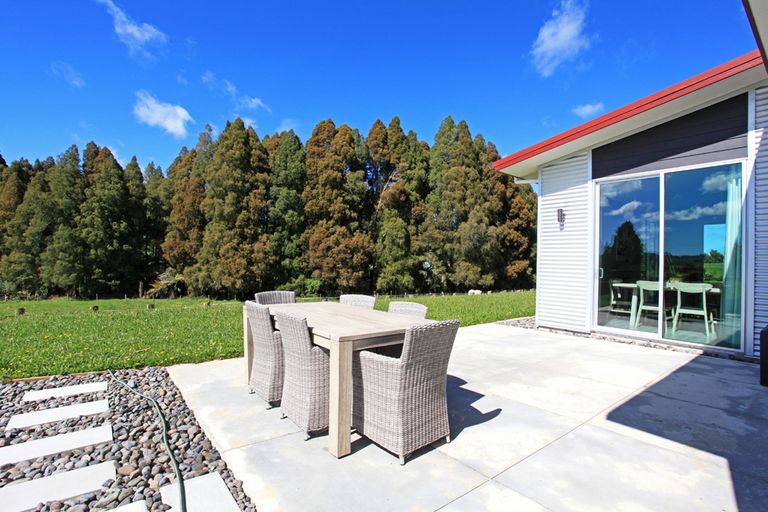 Photo of property in 11 Mangakino Road, Raglan, 3295