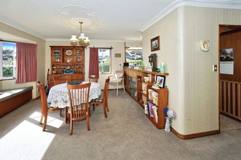 Photo of property in 16 Randell Place, Te Puke, 3119