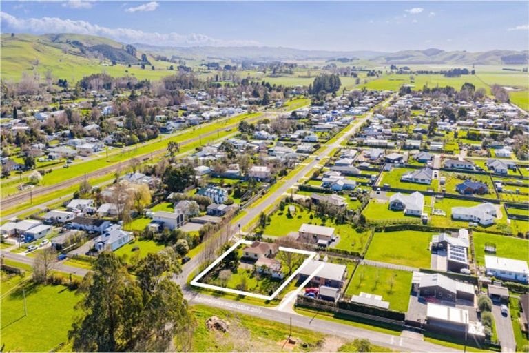 Photo of property in 35 Bell Street, Otane, 4202