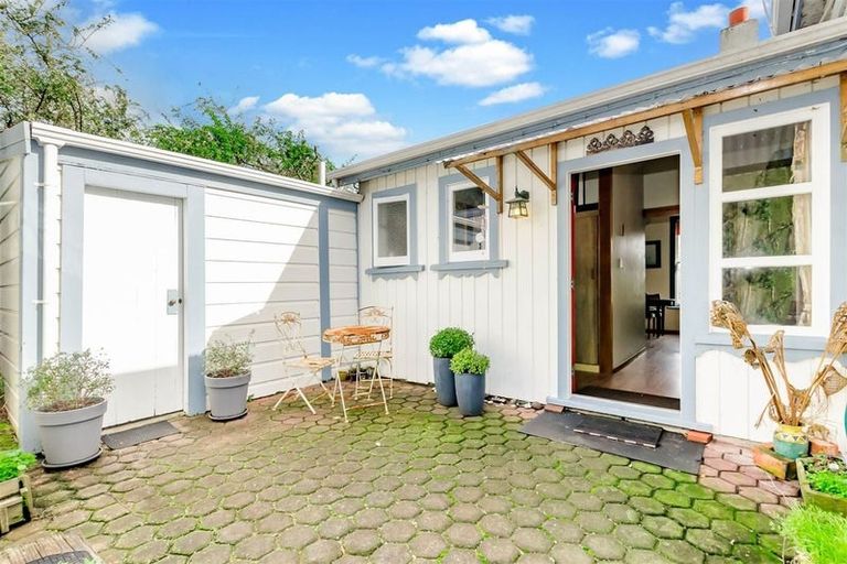 Photo of property in 17 Beach Road, Paekakariki, 5034