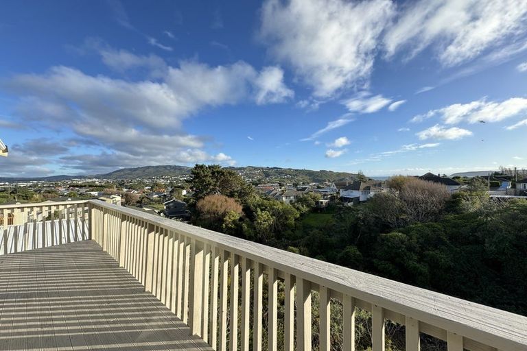 Photo of property in 20 Morere Street, Titahi Bay, Porirua, 5022